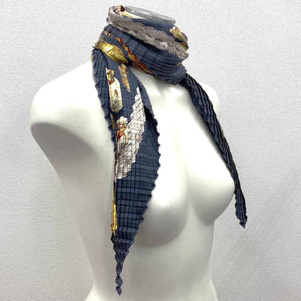 HERMES Latham pleated scarf/muffler in grey silk for men and women - Picture 6 of 9